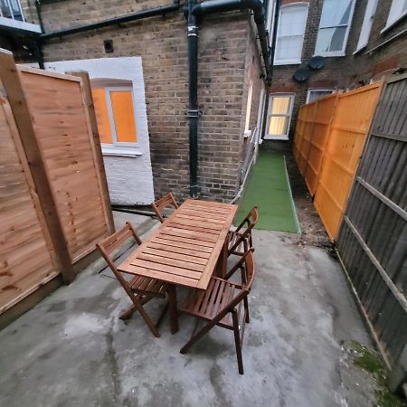 Spacious 2 Bedroom House In Central London With Garden ภายนอก รูปภาพ
