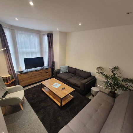 Spacious 2 Bedroom House In Central London With Garden ภายนอก รูปภาพ