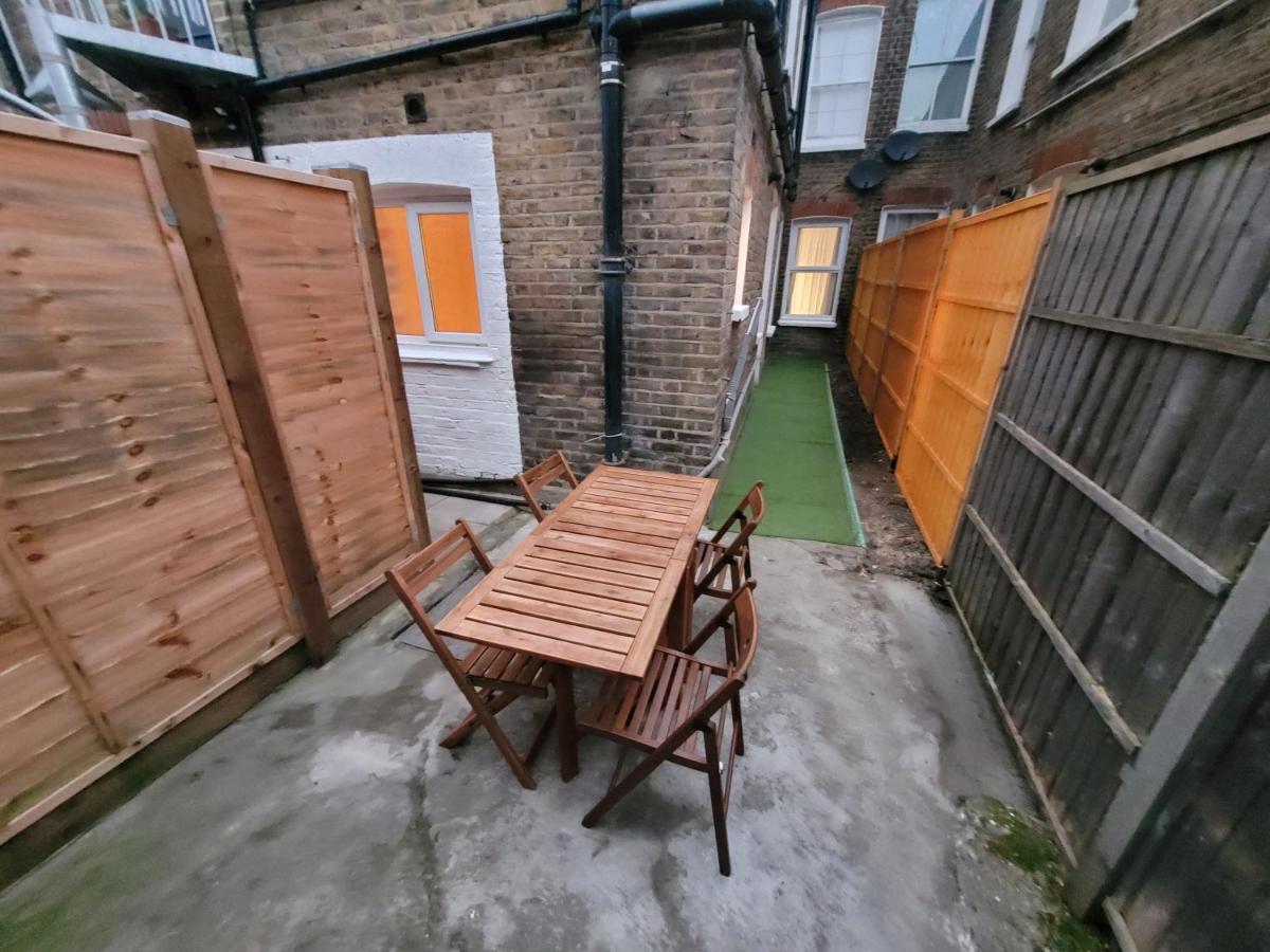 Spacious 2 Bedroom House In Central London With Garden ภายนอก รูปภาพ